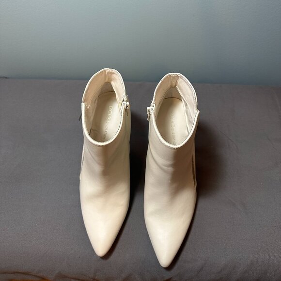 BCBG Ladies White Pointed Toe Bootie - Picture 6 of 6